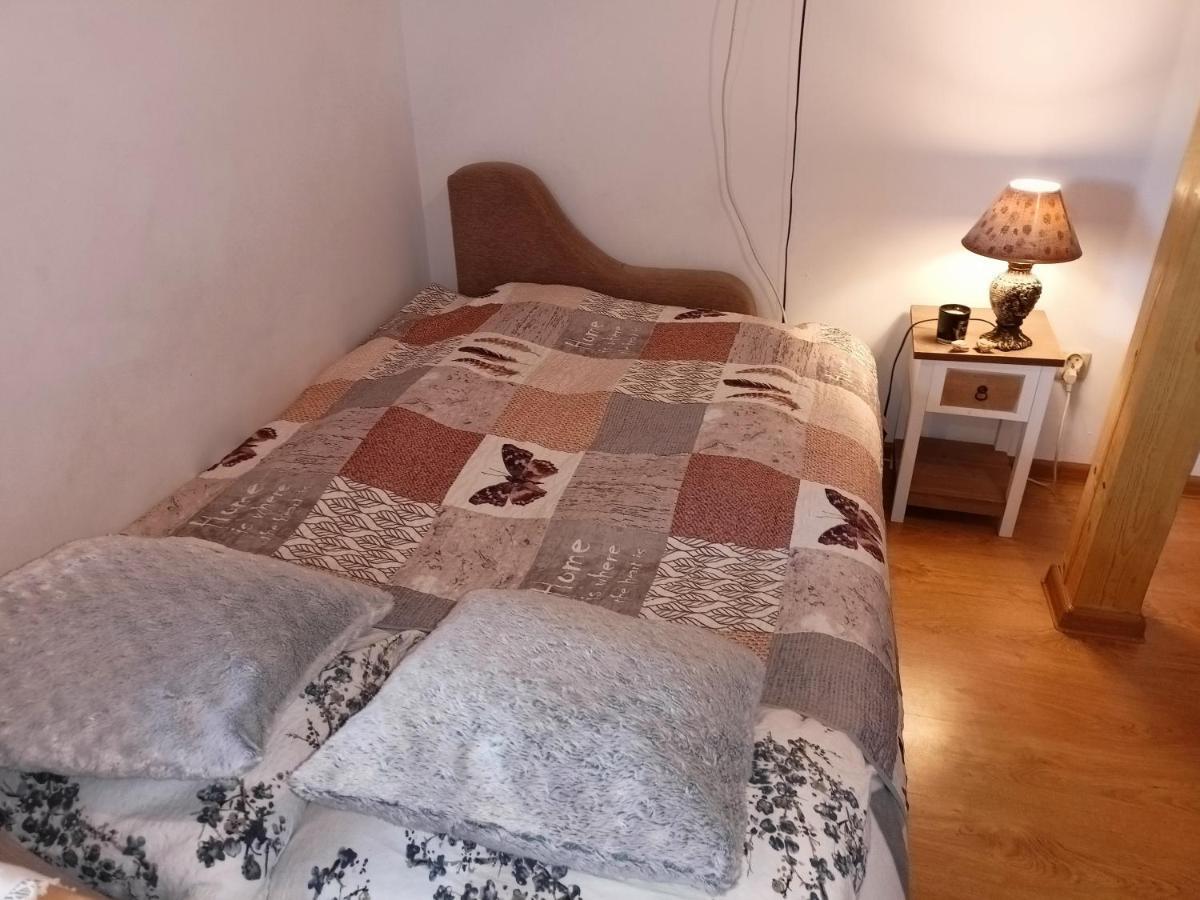 Solorena Junoszyno Dış mekan fotoğraf